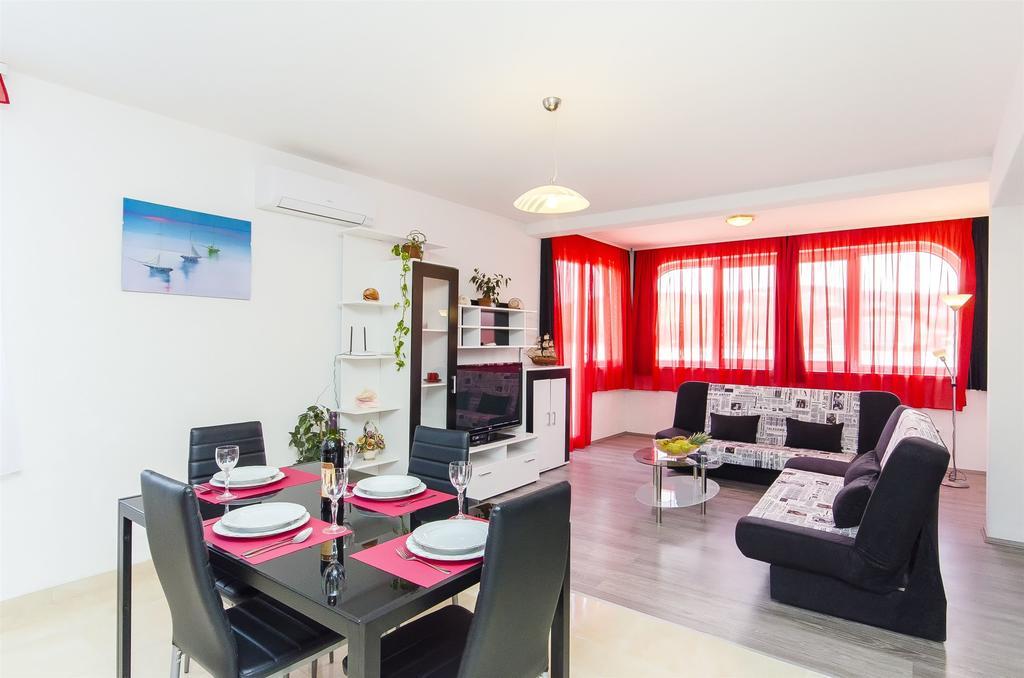 Apartments Branka トロギール エクステリア 写真