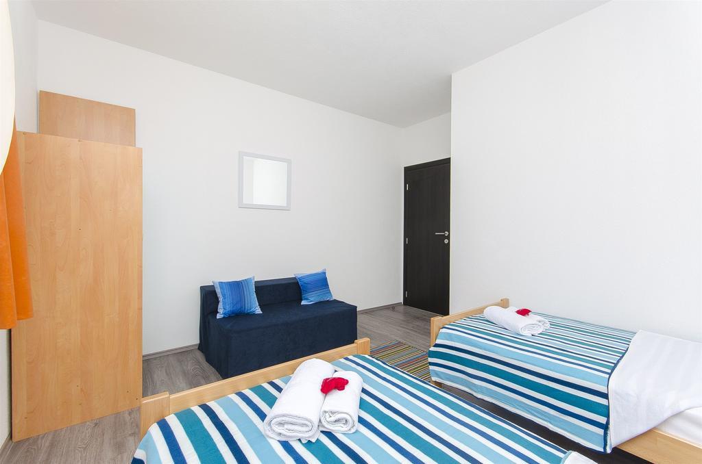 Apartments Branka トロギール エクステリア 写真