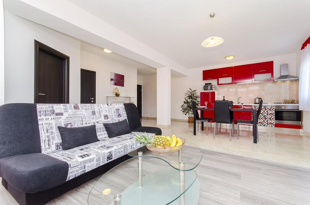 Apartments Branka トロギール エクステリア 写真