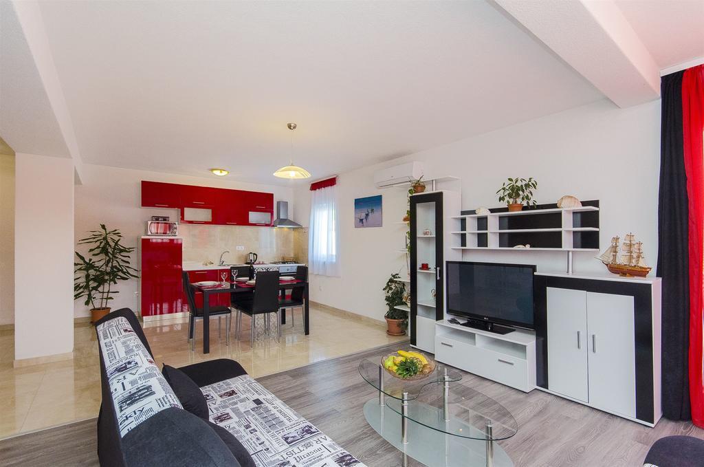 Apartments Branka トロギール エクステリア 写真