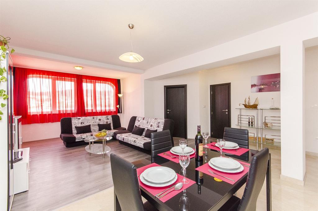Apartments Branka トロギール エクステリア 写真
